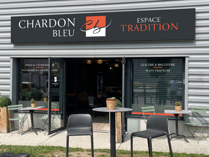 Façade de la boutique Chardon Bleu Espace Tradition au Touvet
